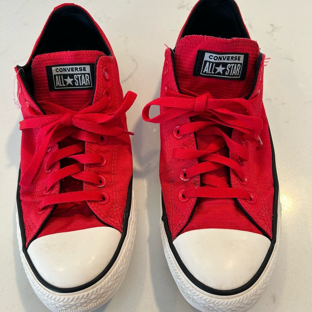 Converse Bold Red Canvas Sneakers Mens 10 Excellent Condition